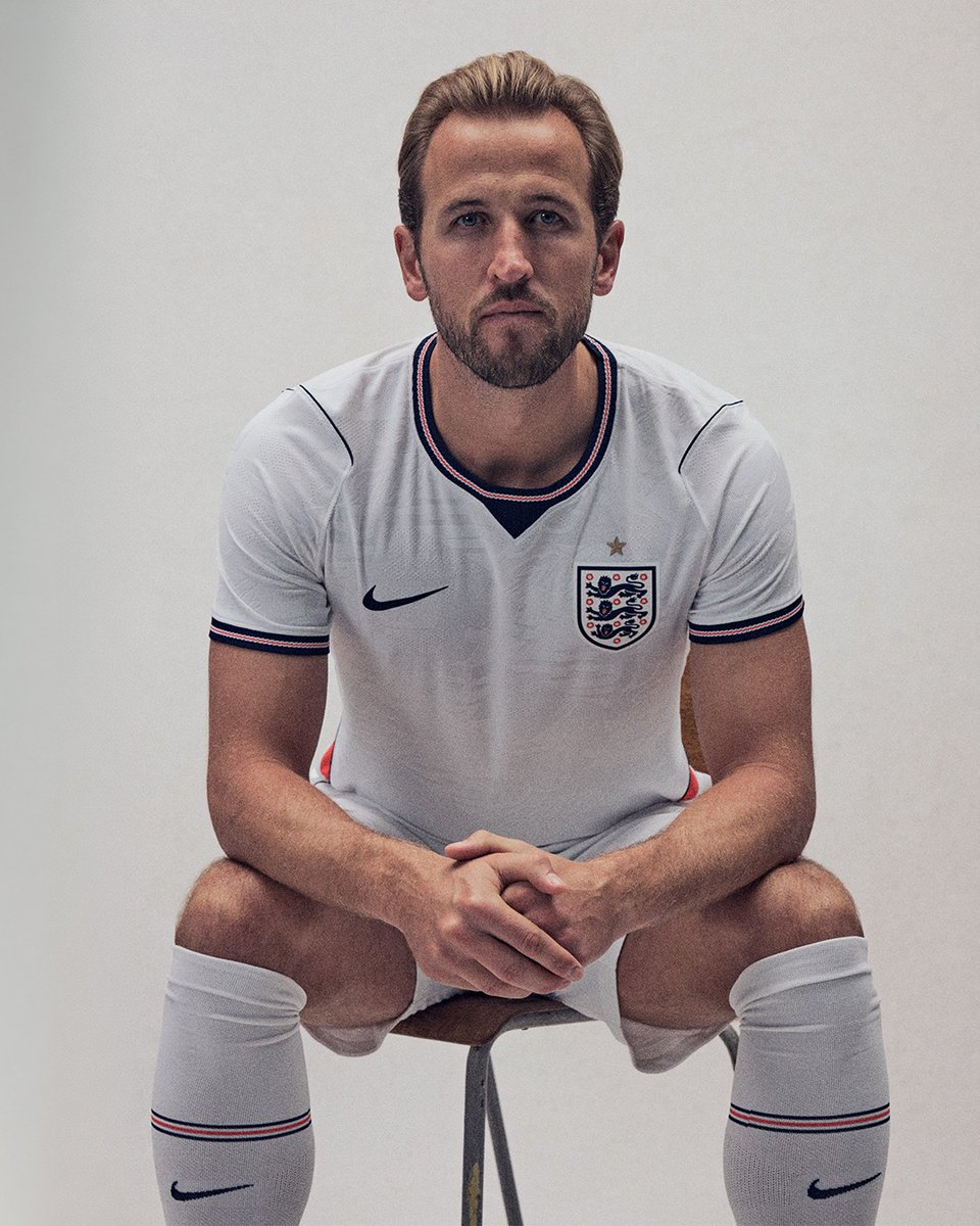 England's tweet photo. Our #ThreeLions' new home kit 😍🤍