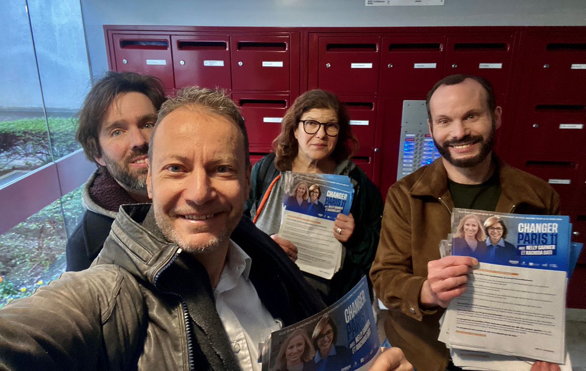 JeromeRossetti1's tweet photo. Jusqu'au dernier jour de campagne,l'équipe de Paris 11 aura été sur le terrain.L alternance est à portée de voix.Le seul vote de droite et du centre dans le 11e c'est le bulletin @NellyGarnier .
Avec @datirachida le changement c'est de suite 💪💪 https://t.co/qVkuHTsLXS