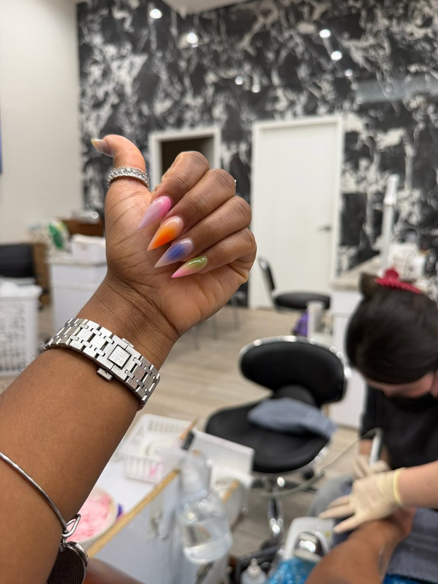 UncontroSOLEable👣 tweet media