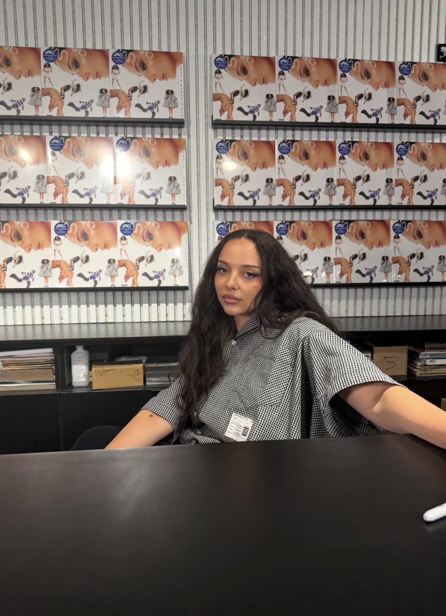 niamh ౨ৎ tweet media