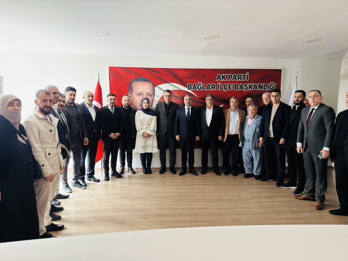 📍 AK Parti Bağlar İlçe Başkanlığı

İlçe Başkanlığımızda teşkilat mensuplarımız ve kıymetli hemşehrilerimizle bayramlaşma programımızı gerçekleştirdik.
Bayramın bereketini ve samimiyetini birlikte paylaştığımız tüm gönüldaşlarımıza teşekkür ediyoruz.

Birliğimiz daim olsun.