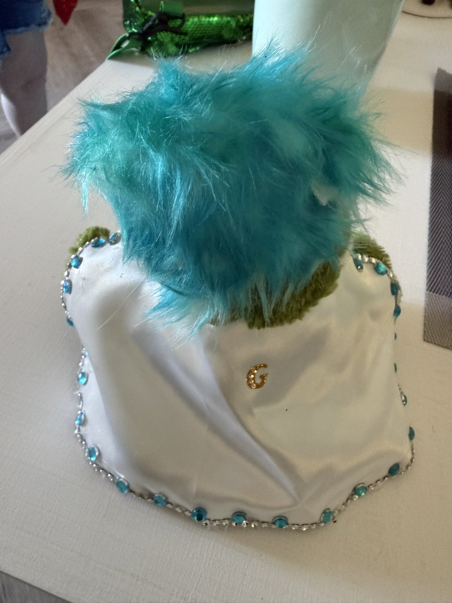 Green Wave Man tweet media