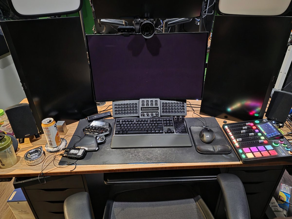 BurkeBlack tweet media