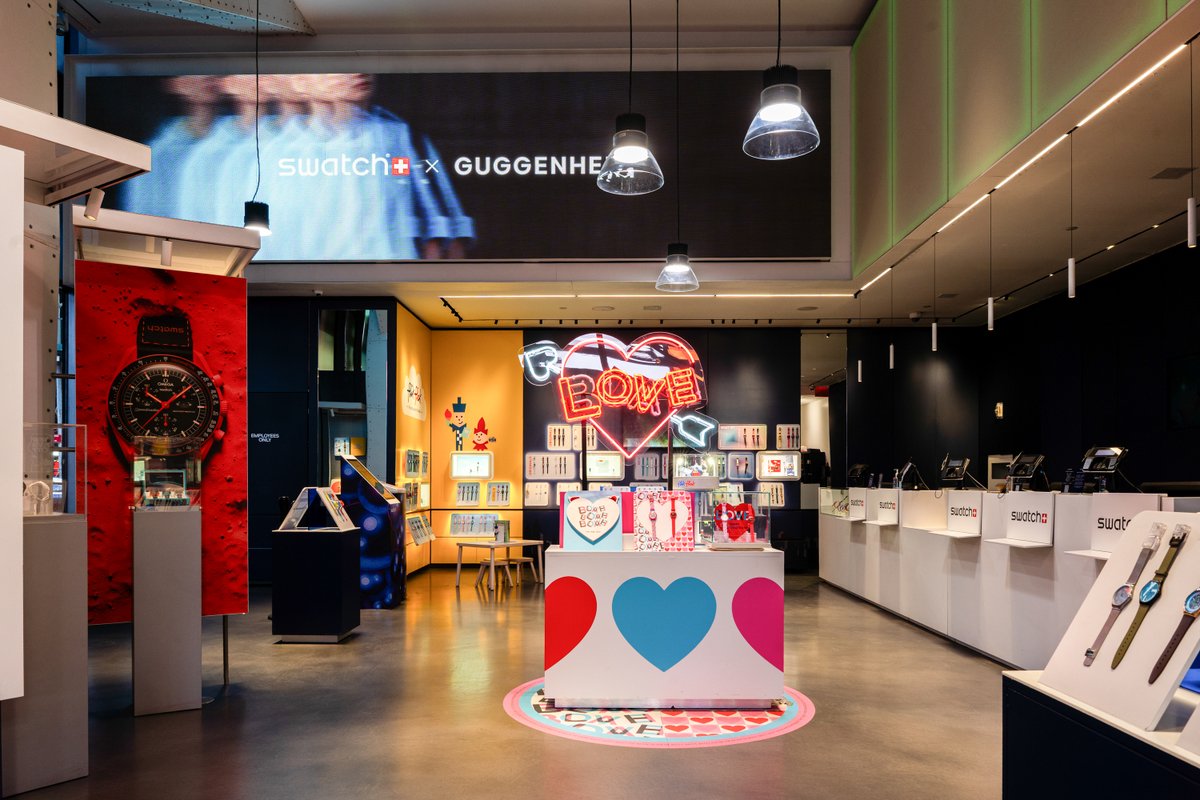 40visuals's tweet photo. Swatch packed their Times Square store with retail signage that guides shoppers and puts their collabs and products in the spotlight.

Read the full case study: https://t.co/x2ZYQLavF9 https://t.co/jr7nFtmyWb