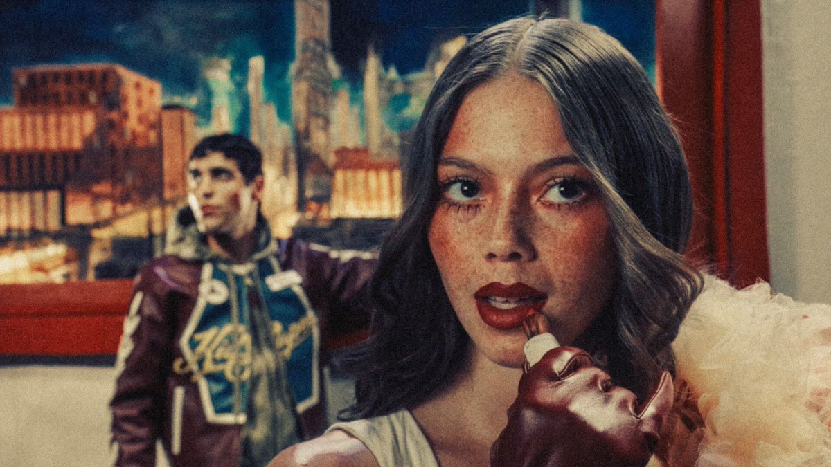 Complex Style tweet media