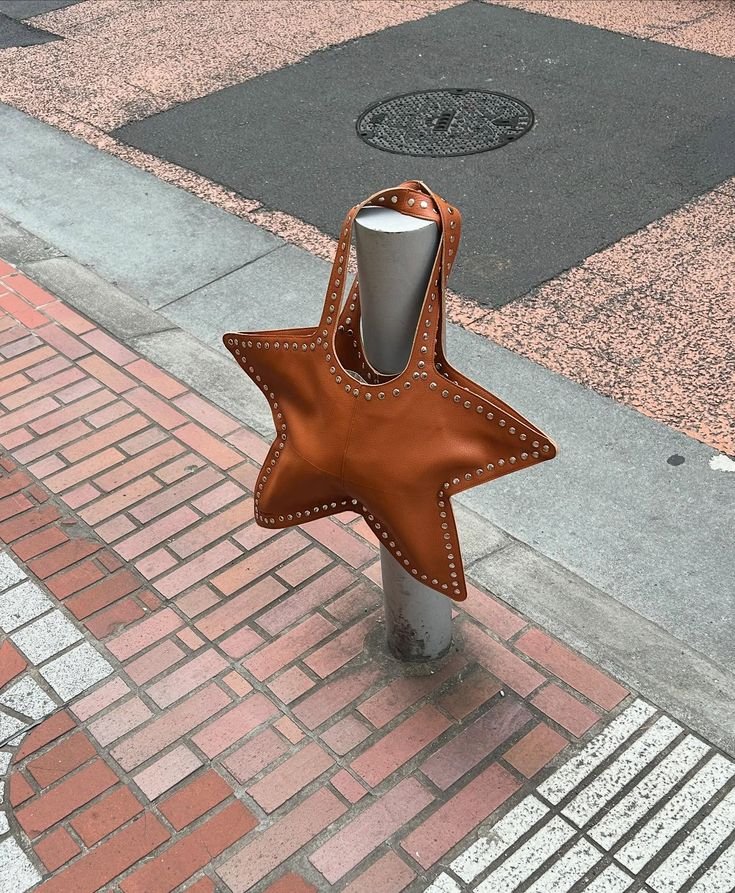 𝓰𝓮𝓷𝓲𝓾𝓼𝔀𝓸𝓶𝓪𝓷 tweet media