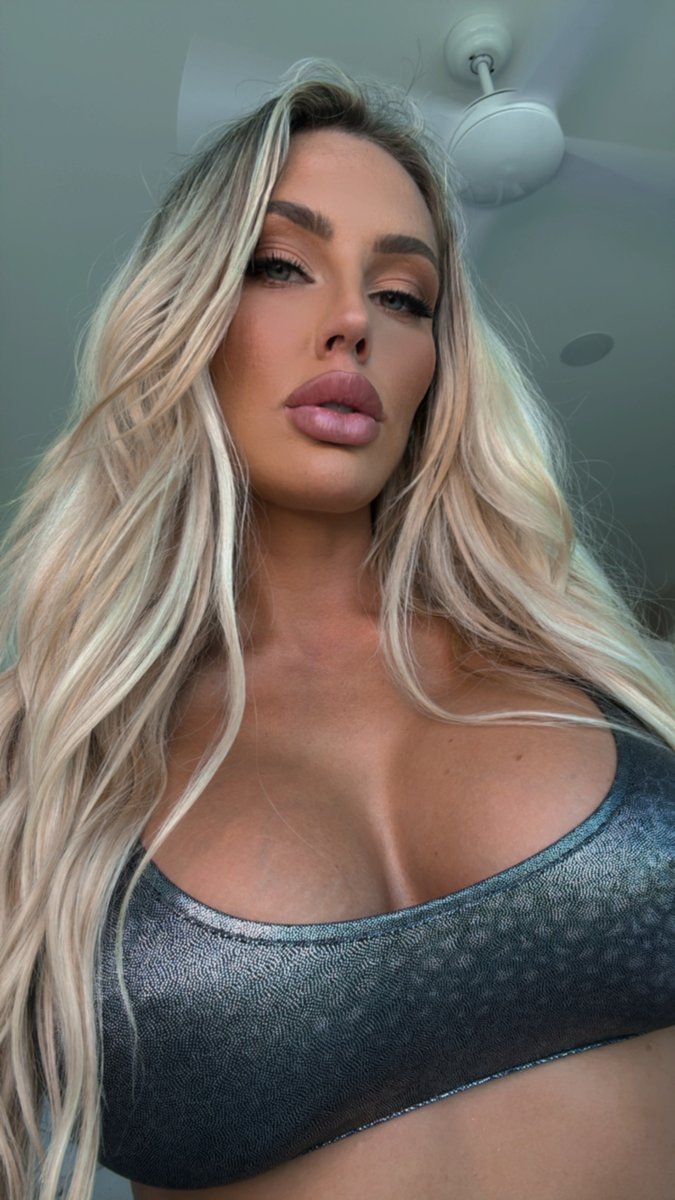 xxgabbyfit tweet media