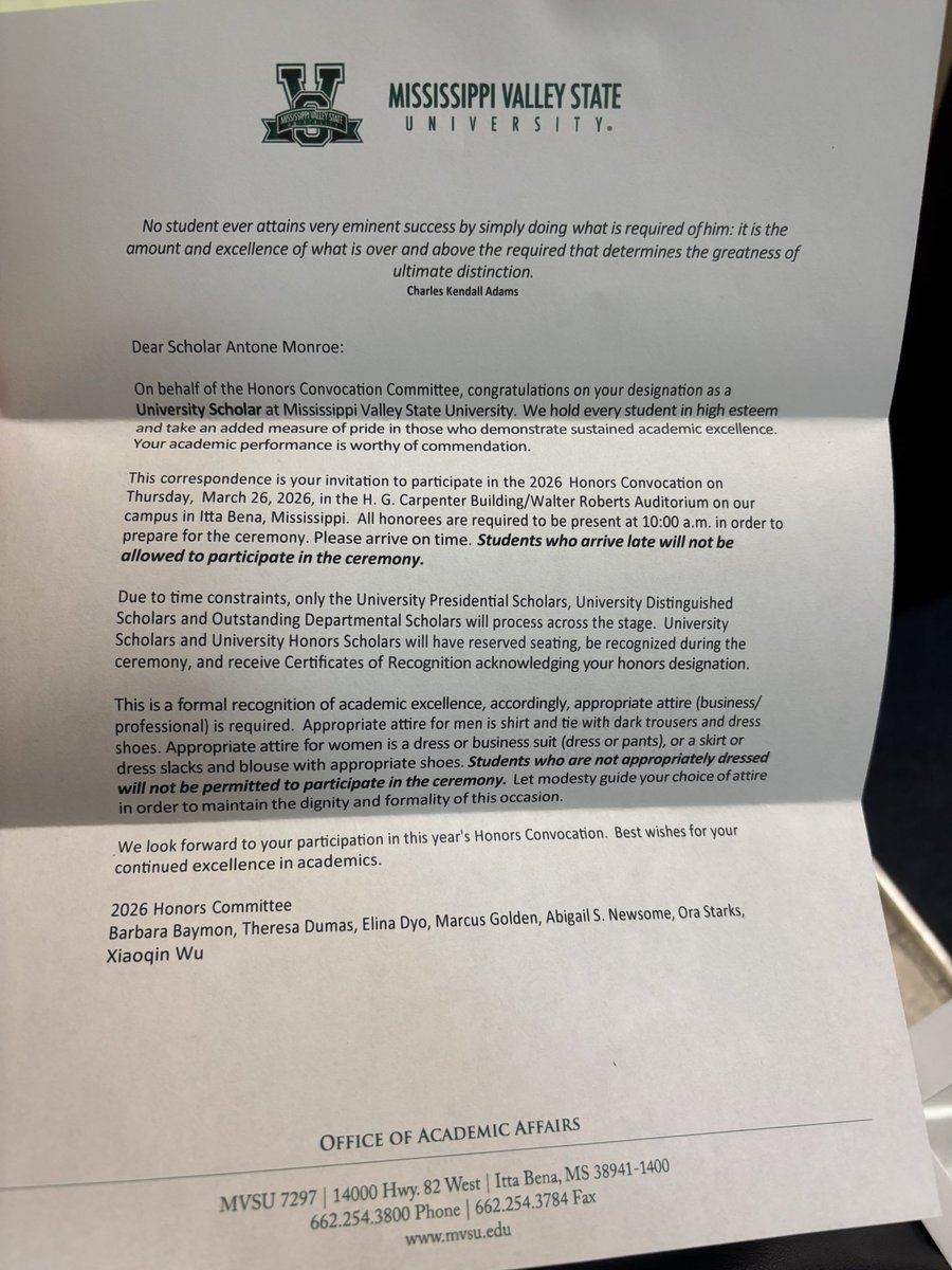 antone_monroe's tweet image. Handling business in the class and on the grass! #ready