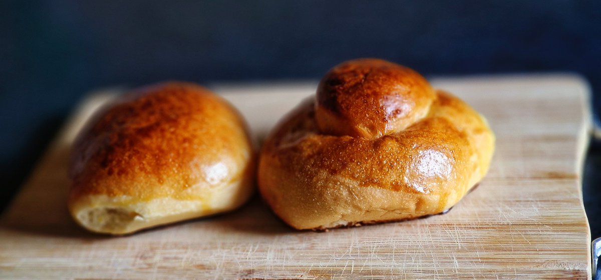 Lievito Madre | Il Weekend si Accende con le Brioches al Lievito Madre: Tuppo e Tradizione Siciliana: Prepara il tuo weekend con le brioches siciliane al Lievito Madre.  #LievitoMadre #Panificazione

temporealechannel.com/2026/03/il-wee…