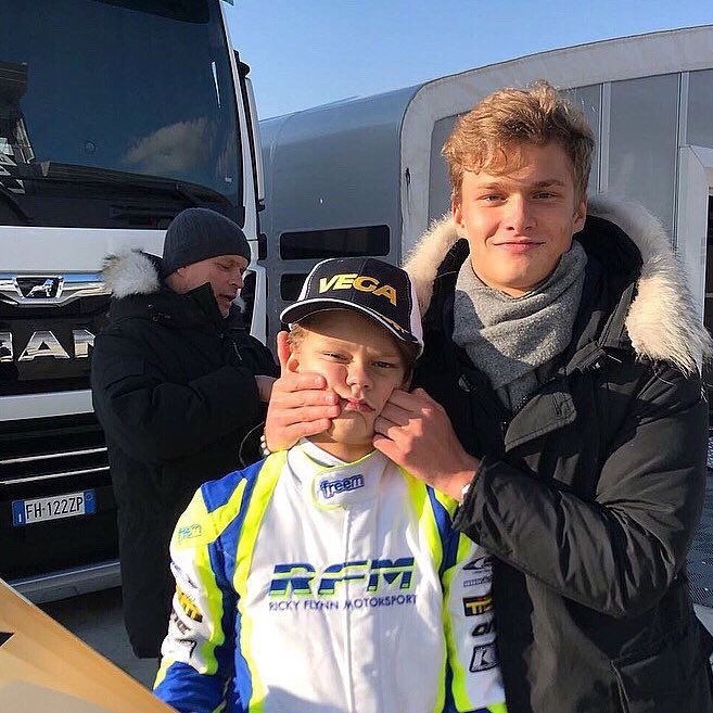 ally ✨ tweet media