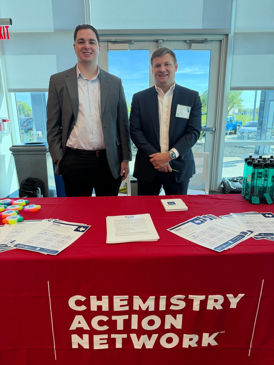 AmChemistry's tweet image. ACC was at Gulf Coast Chemistry Day alongside @TCC and @ECHMA, bringing industry together to connect students with real career pathways and power America’s future workforce. #WorkforceDevelopment #ResponsibleCare #GulfCoast #ChemistryDay