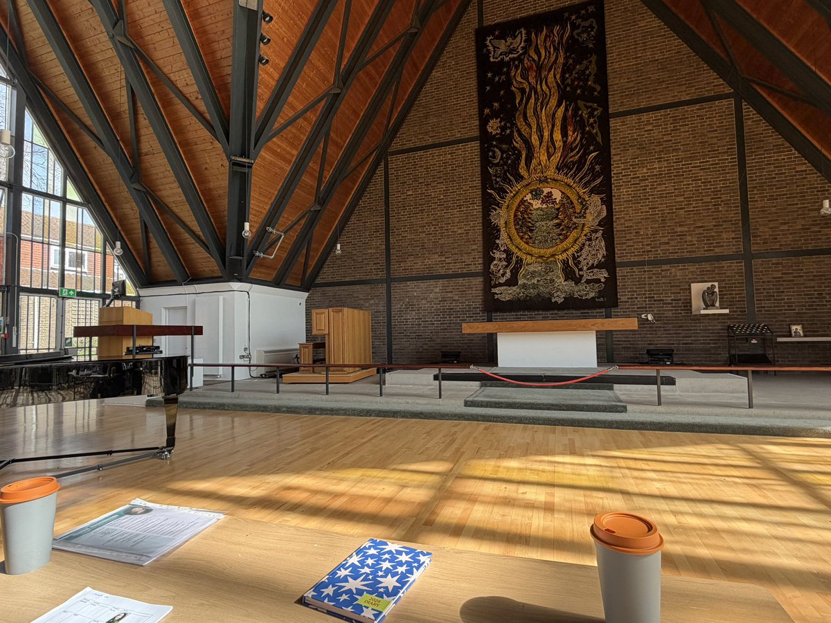 Time to Shine Agency tweet media