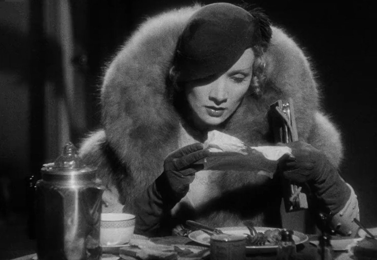 𐂂 cian tweet media