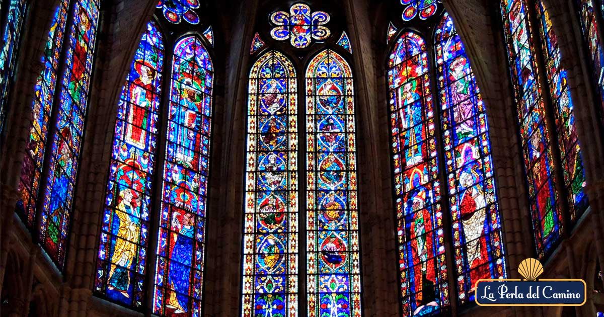 <a href="/iarsuaga/">Ignacio Arsuaga</a> La Cátedral de mi ciudad León, es el templo más bonito!. Sus preciosas vidrieras hacen honor a nuestro padre Jesús y a nuestra madre María!