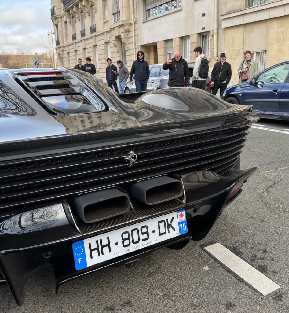 Miss.ayo.artss tweet media