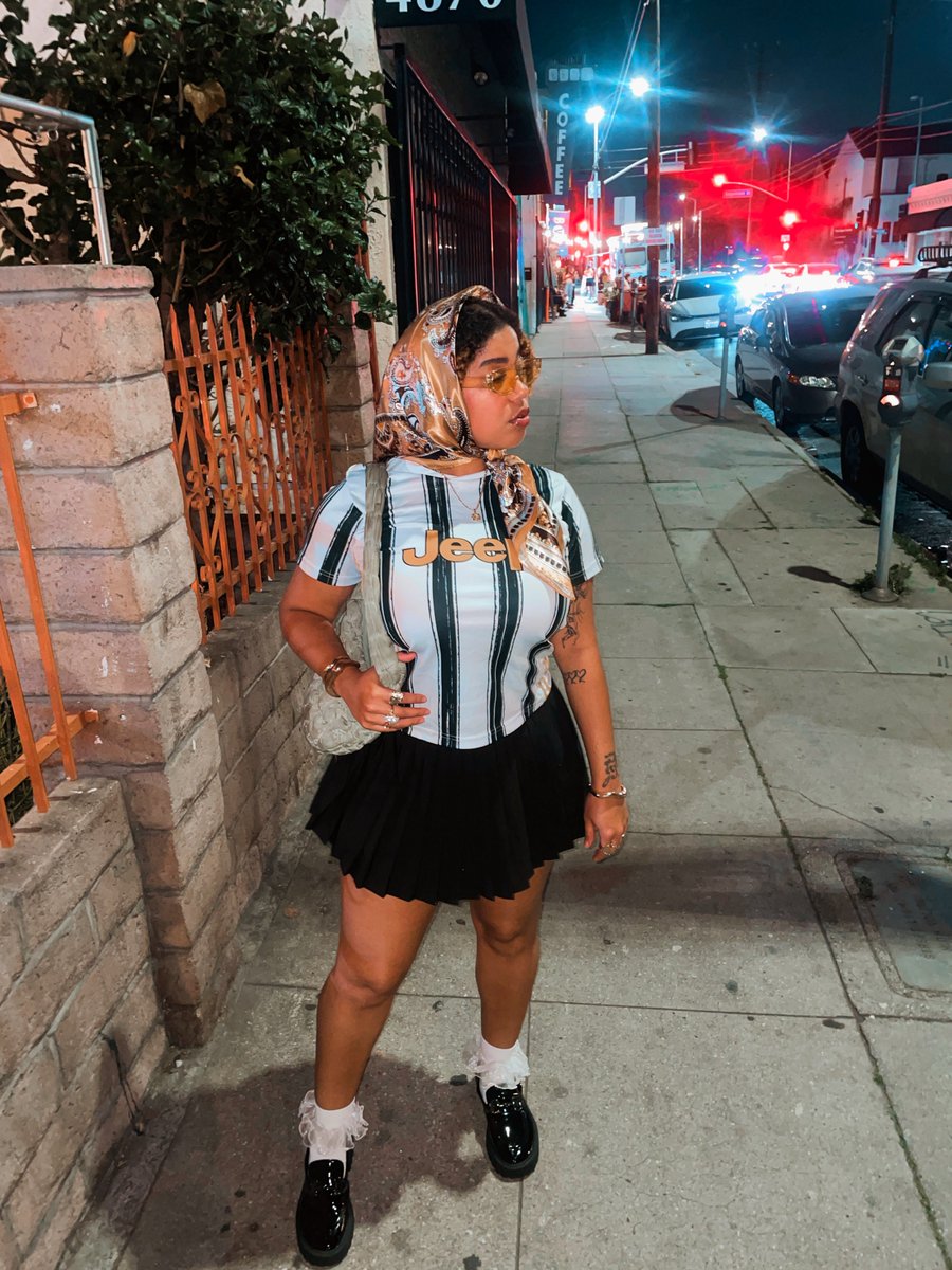 // C H E R E L E // tweet media