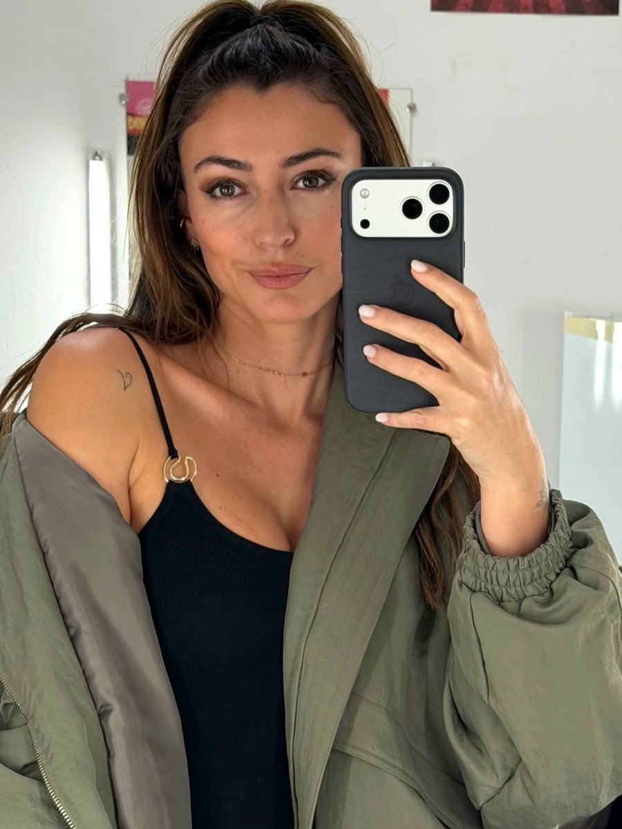 Animatrices & Célébrités 🇫🇷 tweet media