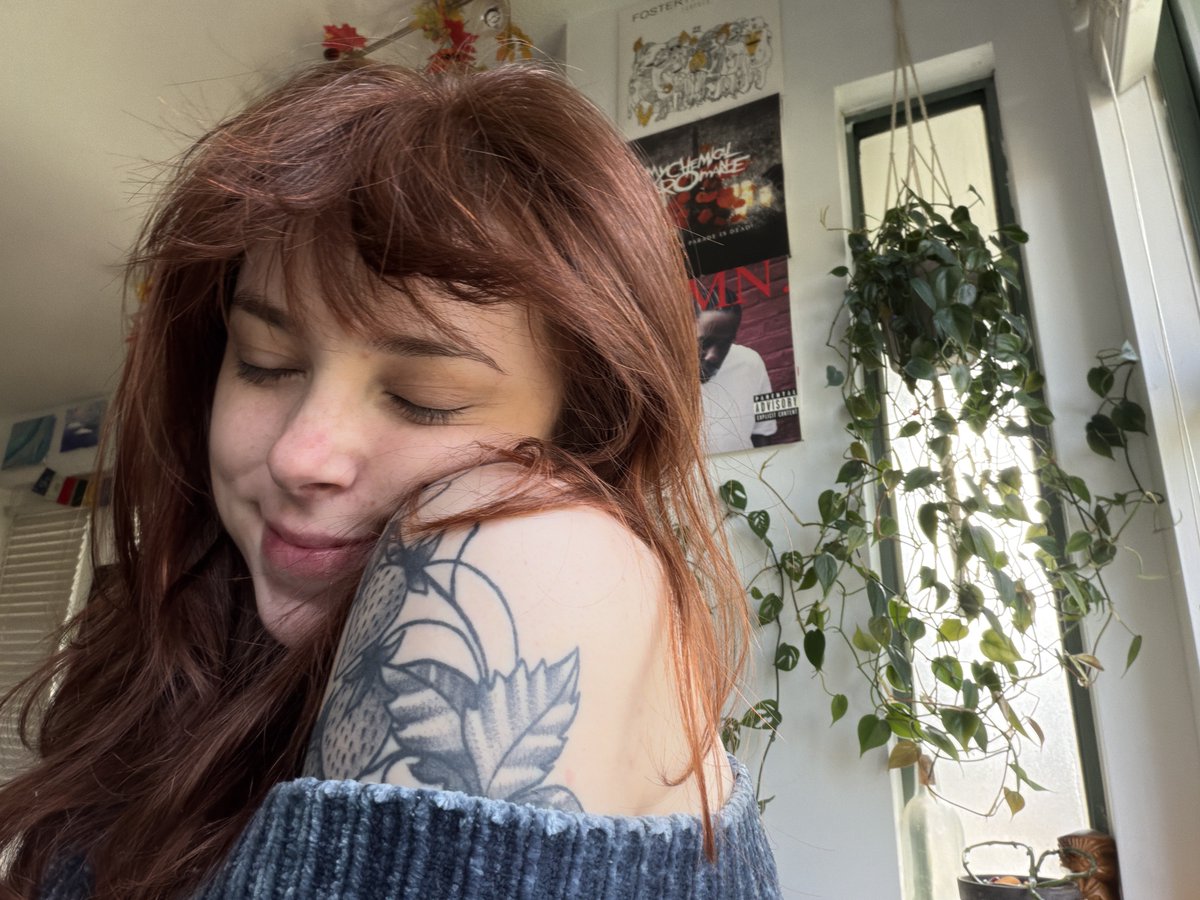 bug . ࣪ 𖢥 ࣪ ⟡ tweet media