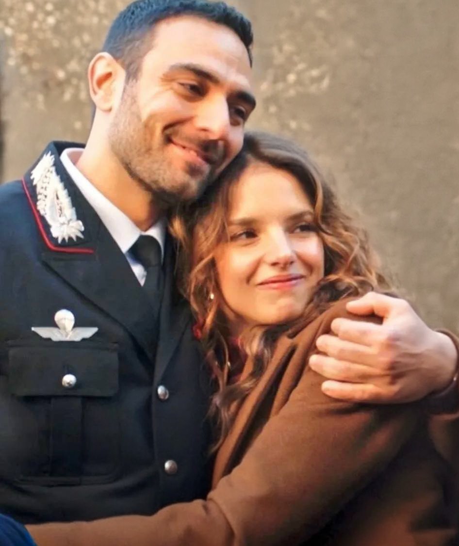 ella_17dm's tweet photo. I nostri amati #mezzanottini 😍  #DonMatteo15 https://t.co/Z5hWmRIKTV