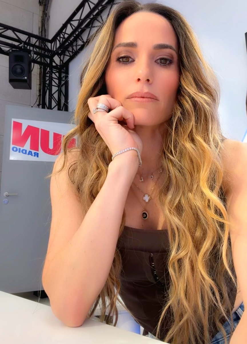 Animatrices & Célébrités 🇫🇷 tweet media