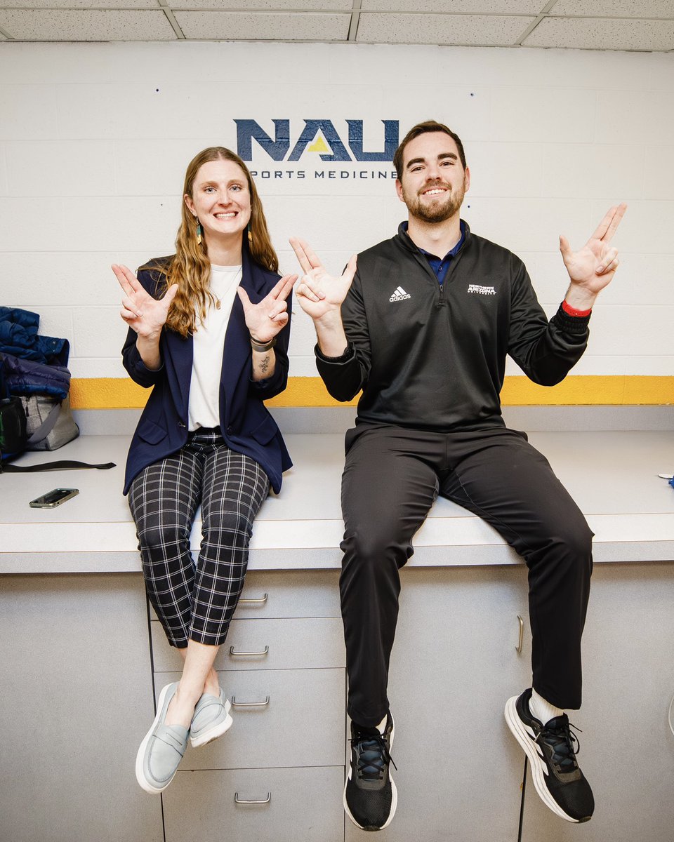 NAUVolleyball's tweet image. Happy National Athletic Trainers Month 💪

Shoutout to our awesome and wonderful trainer Charcy Stiller ✨ Thank you for all that you do for us 🪓

#RaiseTheFlag | #BigSkyVB