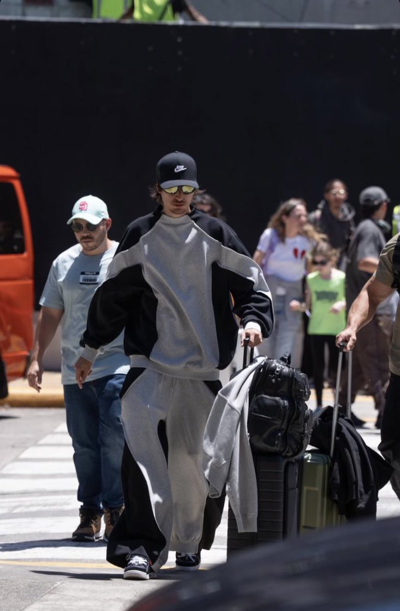 Access Danny Ocean tweet media