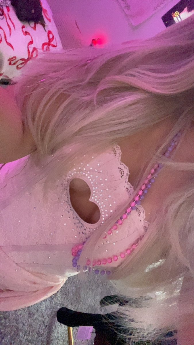 Hannah ⊹❀ °ೃ࿔* tweet media