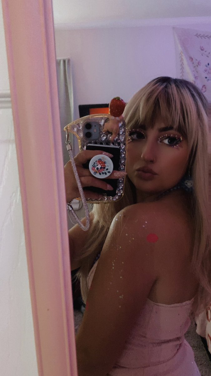 Hannah ⊹❀ °ೃ࿔* tweet media