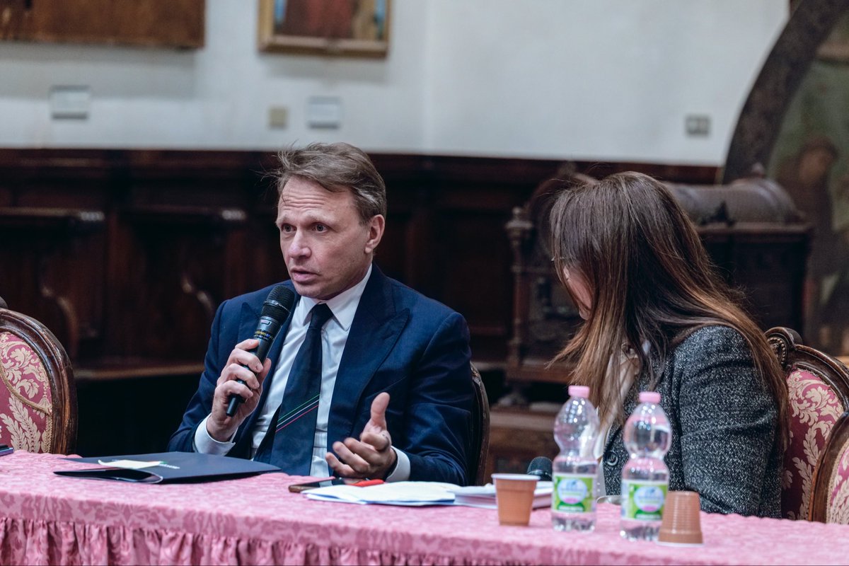 MFSindacoAscoli's tweet photo. Confronti e approfondimenti, talk e dibattiti: il via a “Demarcazioni” ha registrato uno straordinario successo! 🤩

Orgogliosi di ospitare ad Ascoli il primo Festival della Geopolitica 🌎 https://t.co/XGddR8QDHr