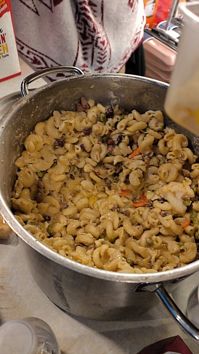 rudol9h's tweet photo. A few pictures from our regular #StreetKitchen in Edmonton, one family made rice, one made pasta and we brought wings from the local takeaway shop, if anyone wants to kindly donate towards our running costs #EdmontonOneCommunity 

🎥 @alliyah4truth
https://t.co/8YNXFgBaCb https://t.co/5sxVzRzV76