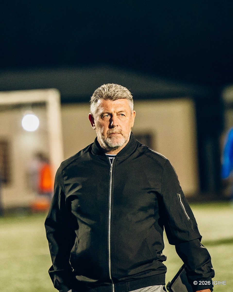 TityKayishema's tweet photo. Rayon Sports have parted ways with head coach Bruno Ferry after just three months in charge.

Rayon Sports yatandukanye n'umutoza Bruno Ferry wari uyimazemo amezi 3.

N'ubundi atangira imirimo ye muri Rayon Sports byari byitezwe ko atazahatinda nk'uko atatinze ahandi.

Ku Cyumweru Rayon Sports irakira Gasogi United 22h00 muri Stade Amahoro.

#CookoInkokoKoko #InkokoKoko
