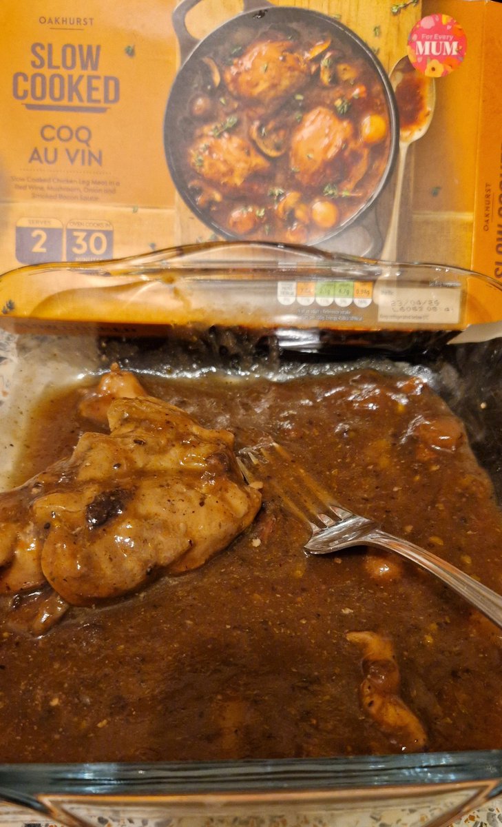 cakepixie888's tweet photo. Oh @AldiUK! How is this supposed to feed 2 people? One piece of meat! Where is thr rest of it? https://t.co/ZO9szSVCNa