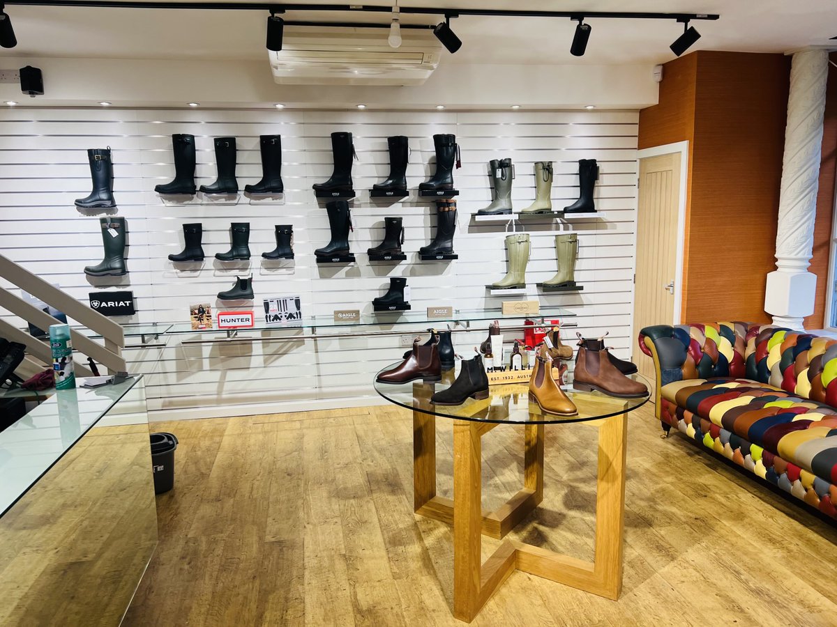 Vareys Town & Country Wear tweet media