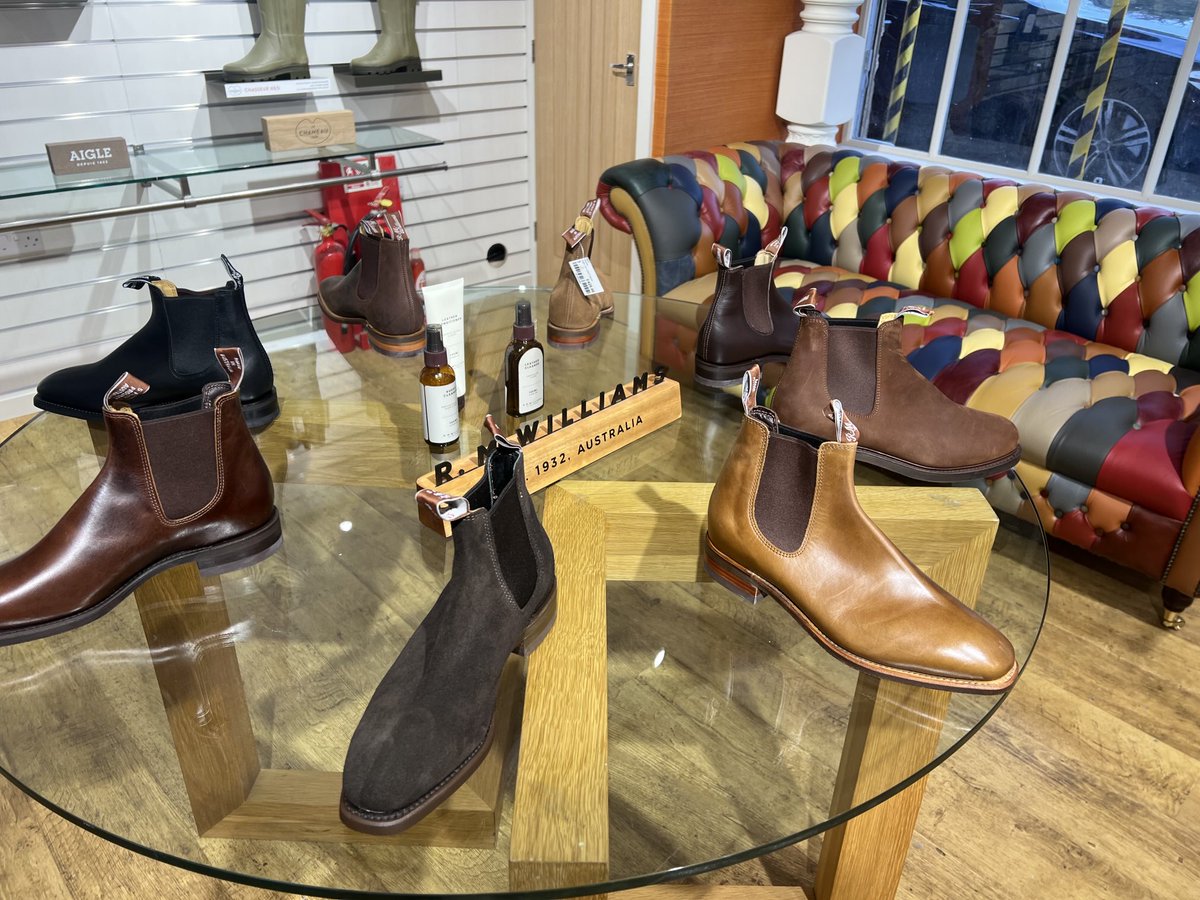 Vareys Town & Country Wear tweet media