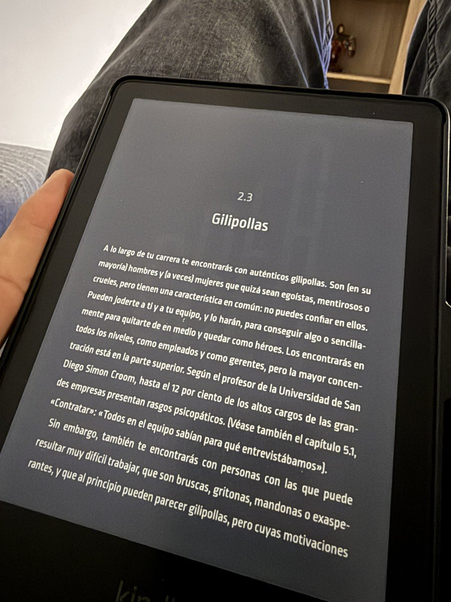 vattenbit's tweet photo. Acabo de releer el capítulo 2.3 Gilipollas del libro de Build de @tfadell y sinceramente, es muy necesario, este y todo el libro 🙂. https://t.co/VKQDBhuz7P
