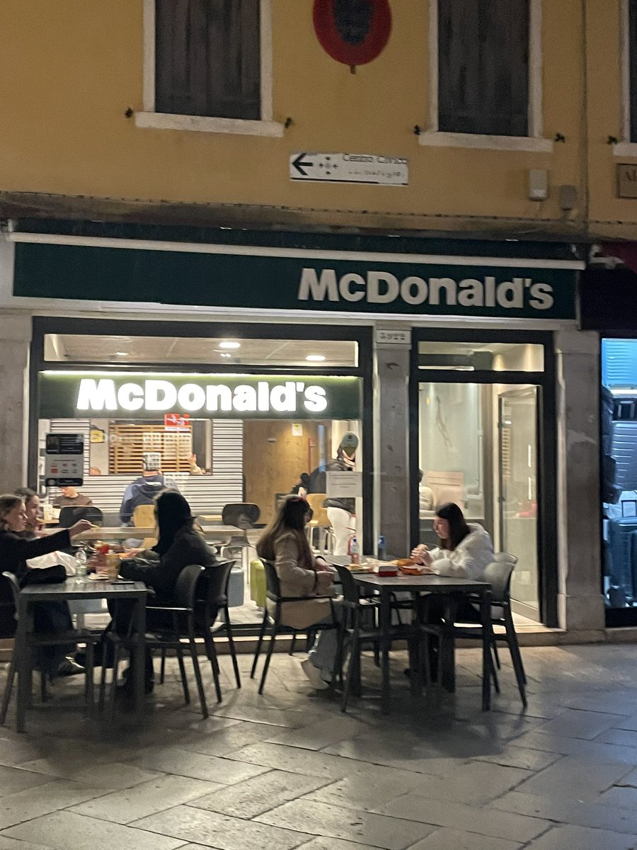 Катя в Лягушатии tweet media