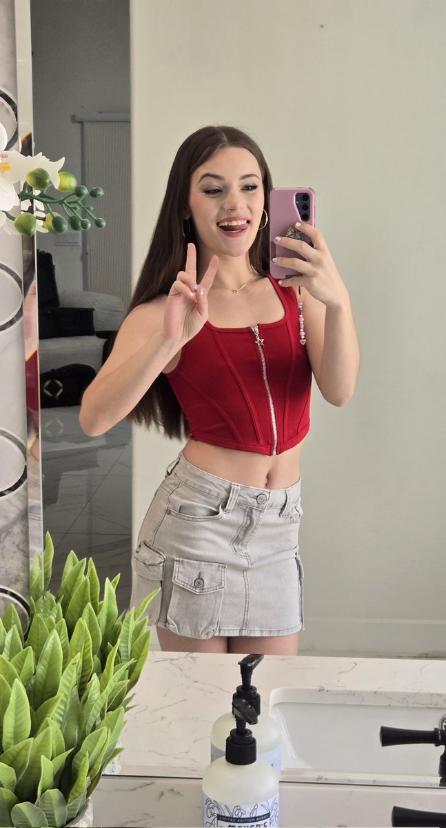 Juniper Ren 🌟 tweet media