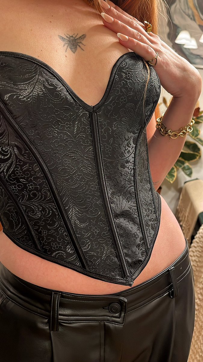 nina 🌞 tweet media