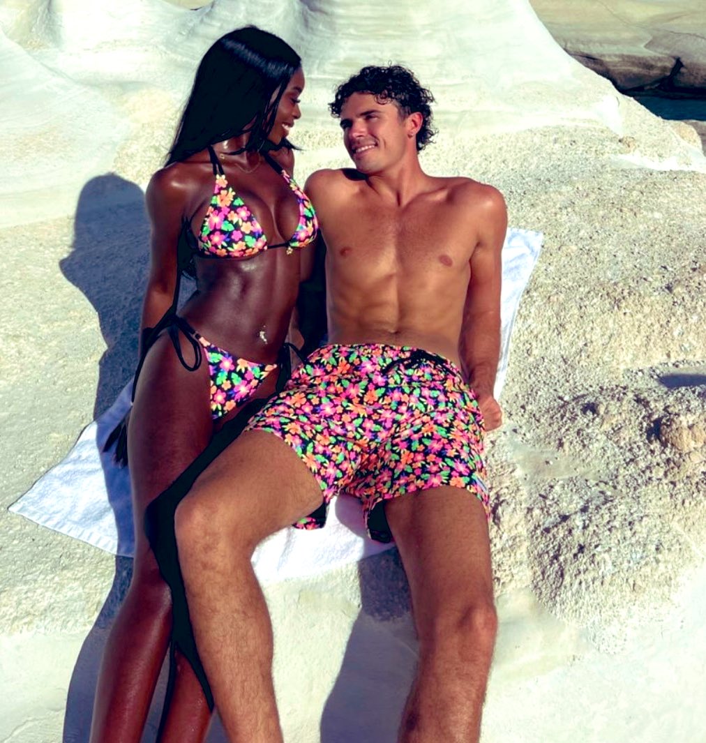 Taylor(; tweet media