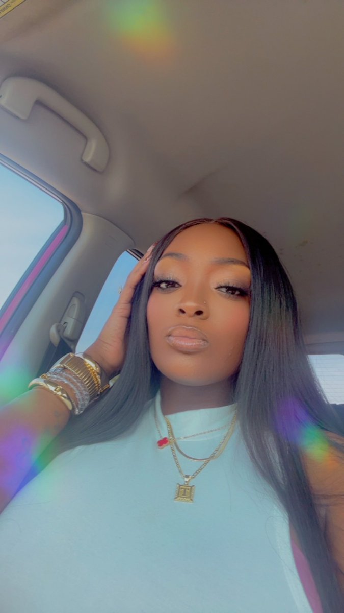 Main Charact-HER 🤮👽🛸 tweet media