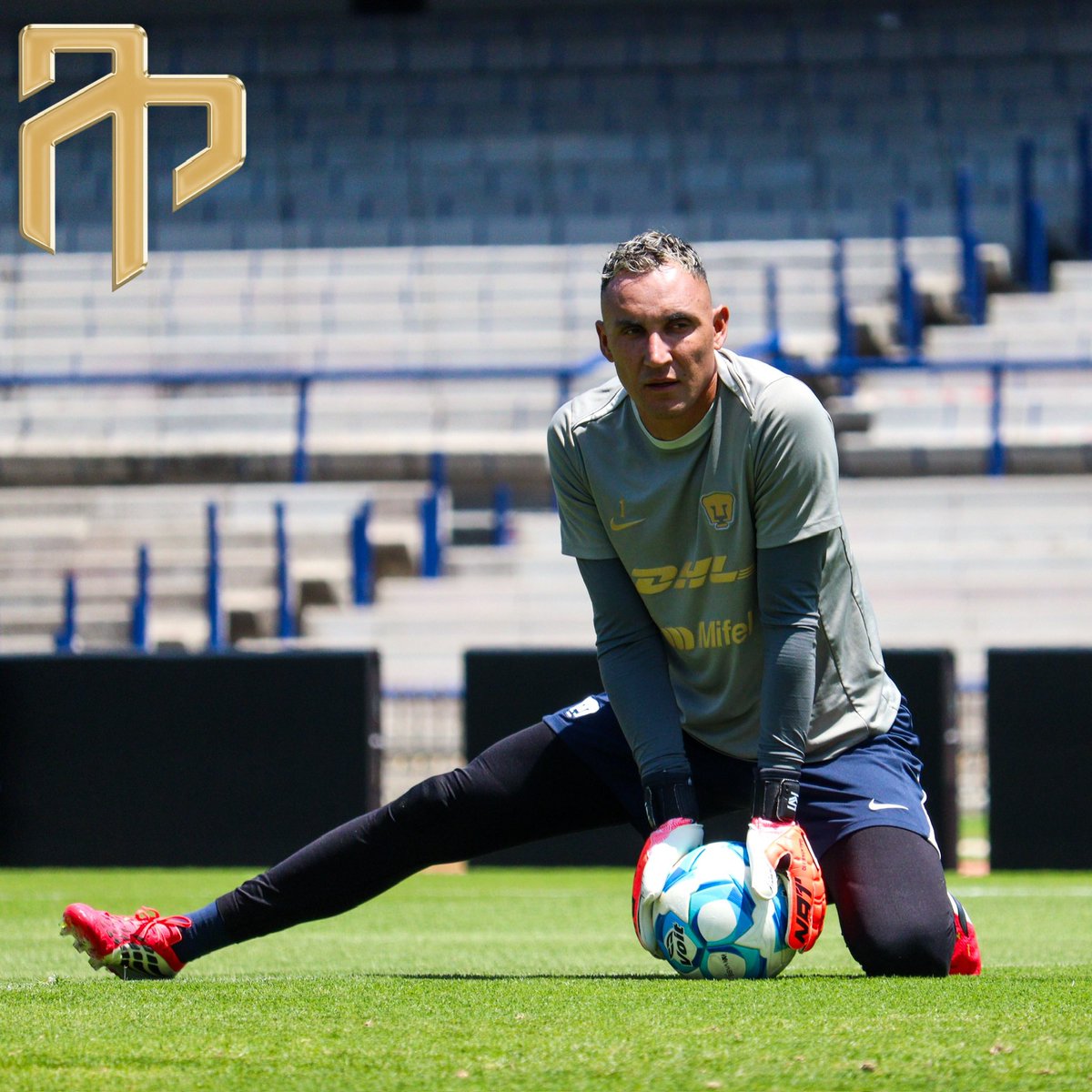 AnalisisPuma's tweet photo. ¡Nada como entrenar ya con la renovación por un año, con opción a uno más!

¿O no, @NavasKeylor? 

🤜🏼🤛🏼 @rocelorio https://t.co/G9zLJYwI8D