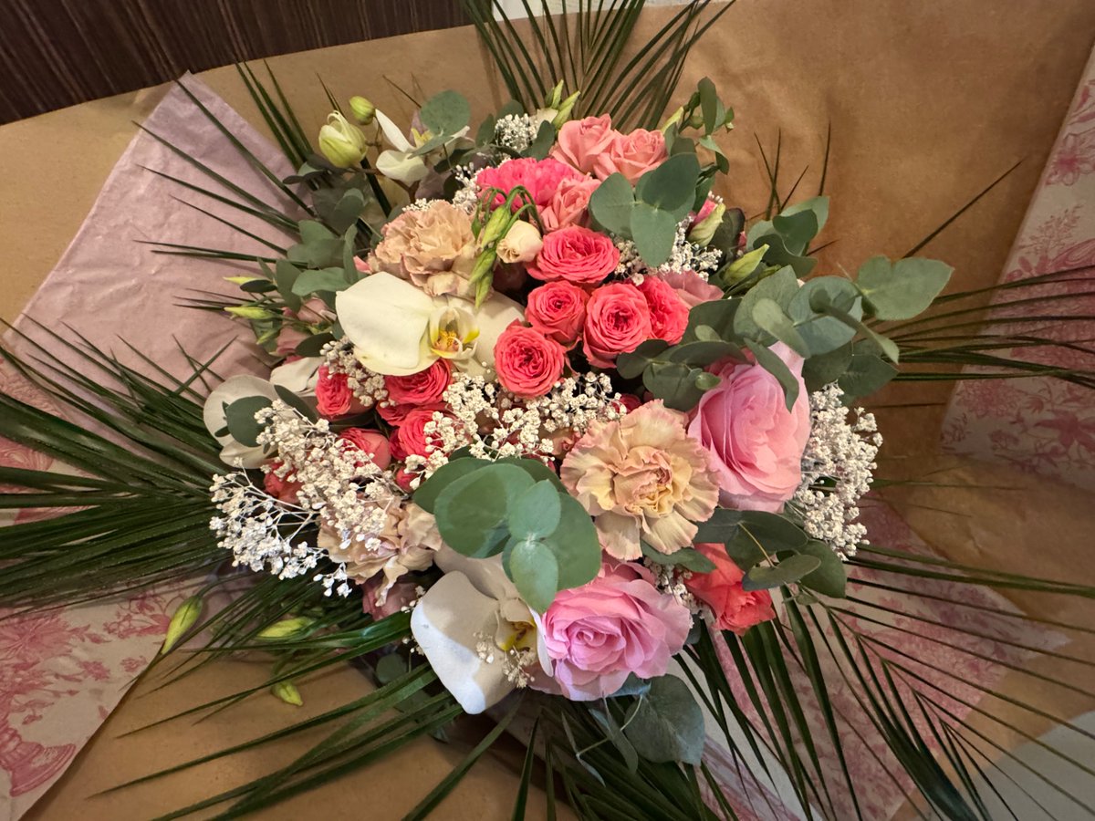 liz 💕 tweet media