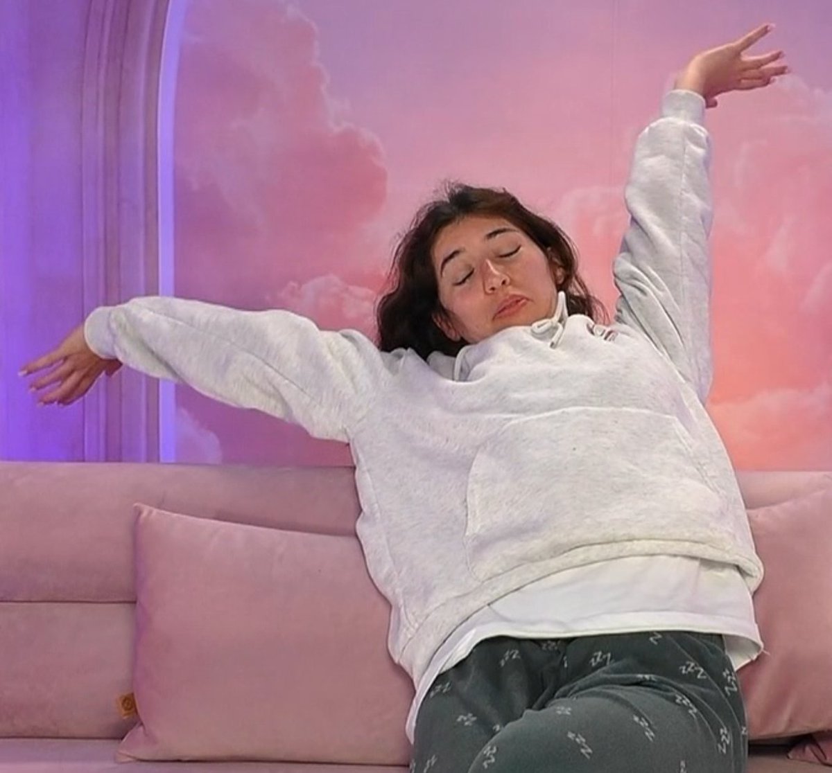 mrb. 🦋 tweet media