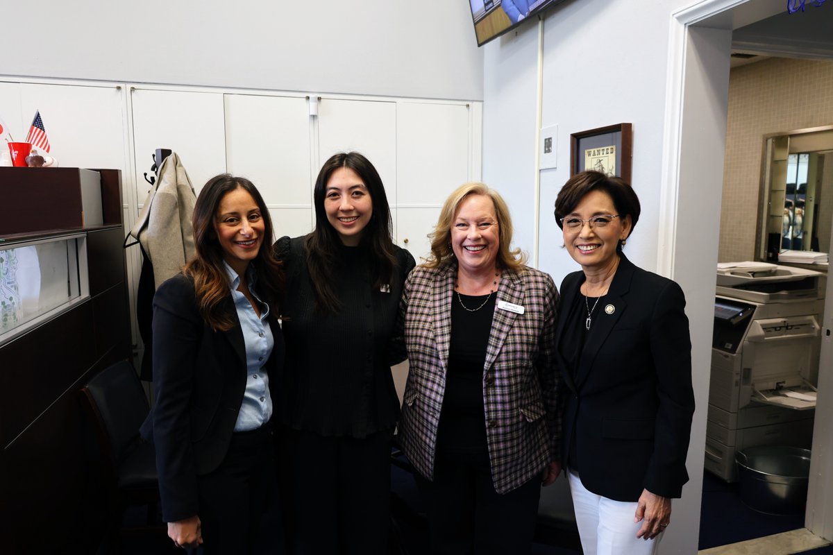 Young Kim tweet media