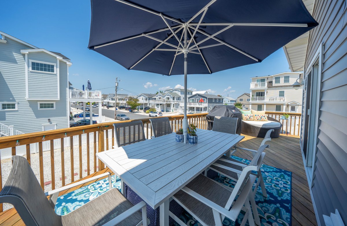 Ann Delaney tweet media