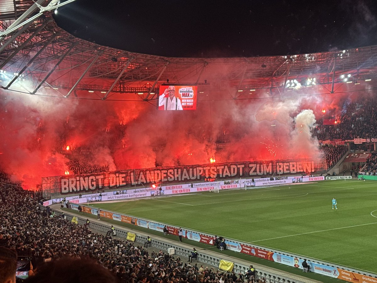 Ragnar521's tweet photo. @DestinaceFotbal díky za listek na Niedersachsenderby 🍻 https://t.co/I8ABjprdX6
