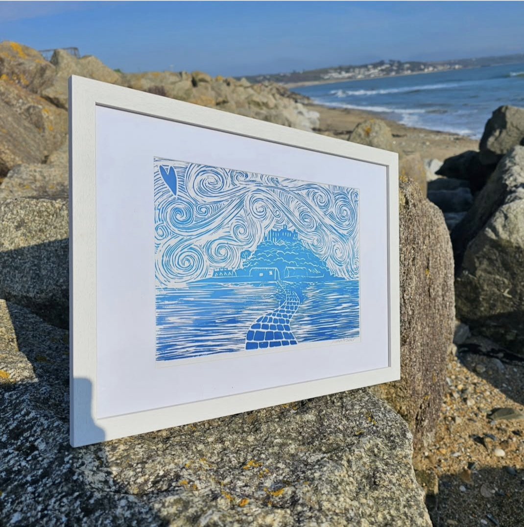 morrablibrary's tweet photo. Tomorrow's #SpringFair will see our raffle offer some wonderful prizes from Penzance's finest, including this beautiful lino print by local artist Maria Treseder. Thanks to 45 Queen Street and the Honeypot Cafe for donating prizes too.We start at 10am!
#SupportLocal #LovePenzance https://t.co/DUTaawCIkC