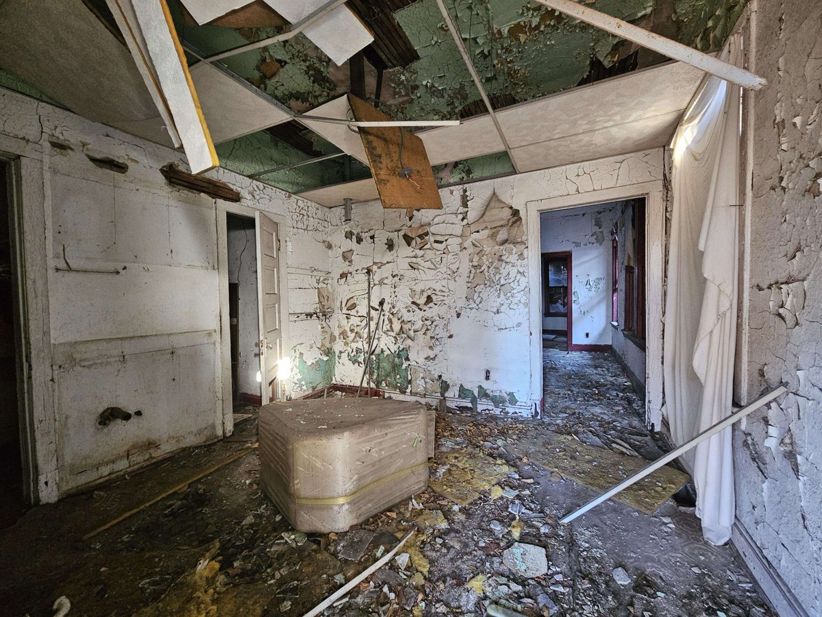 Realest.com®️ tweet media