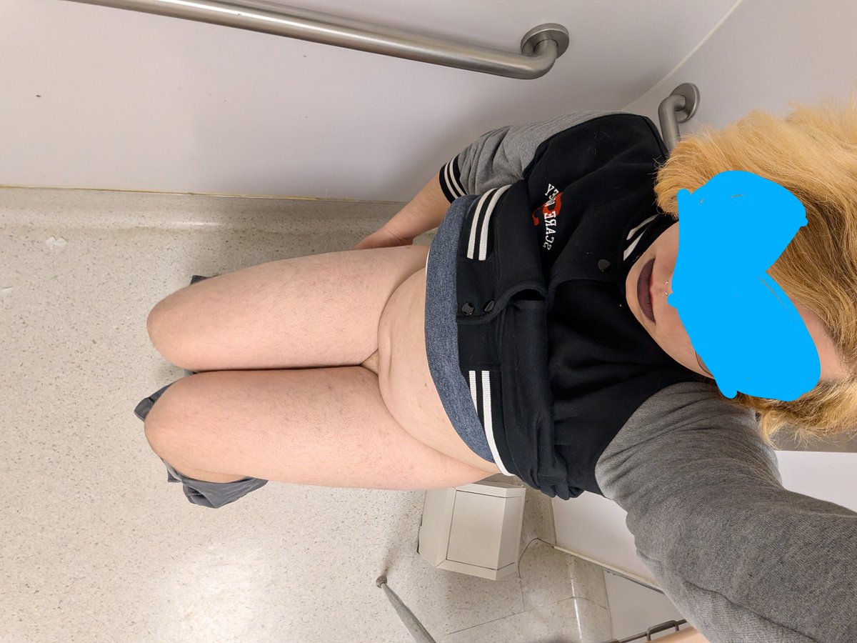 Charlieyuhhh's tweet photo. Not new to nsfw just never made an intro

18~
Trans girl~
Bi~
Soft kinks~
Switch~
Dms open~

Like and retweet for moots! https://t.co/Fn73nRSQmT