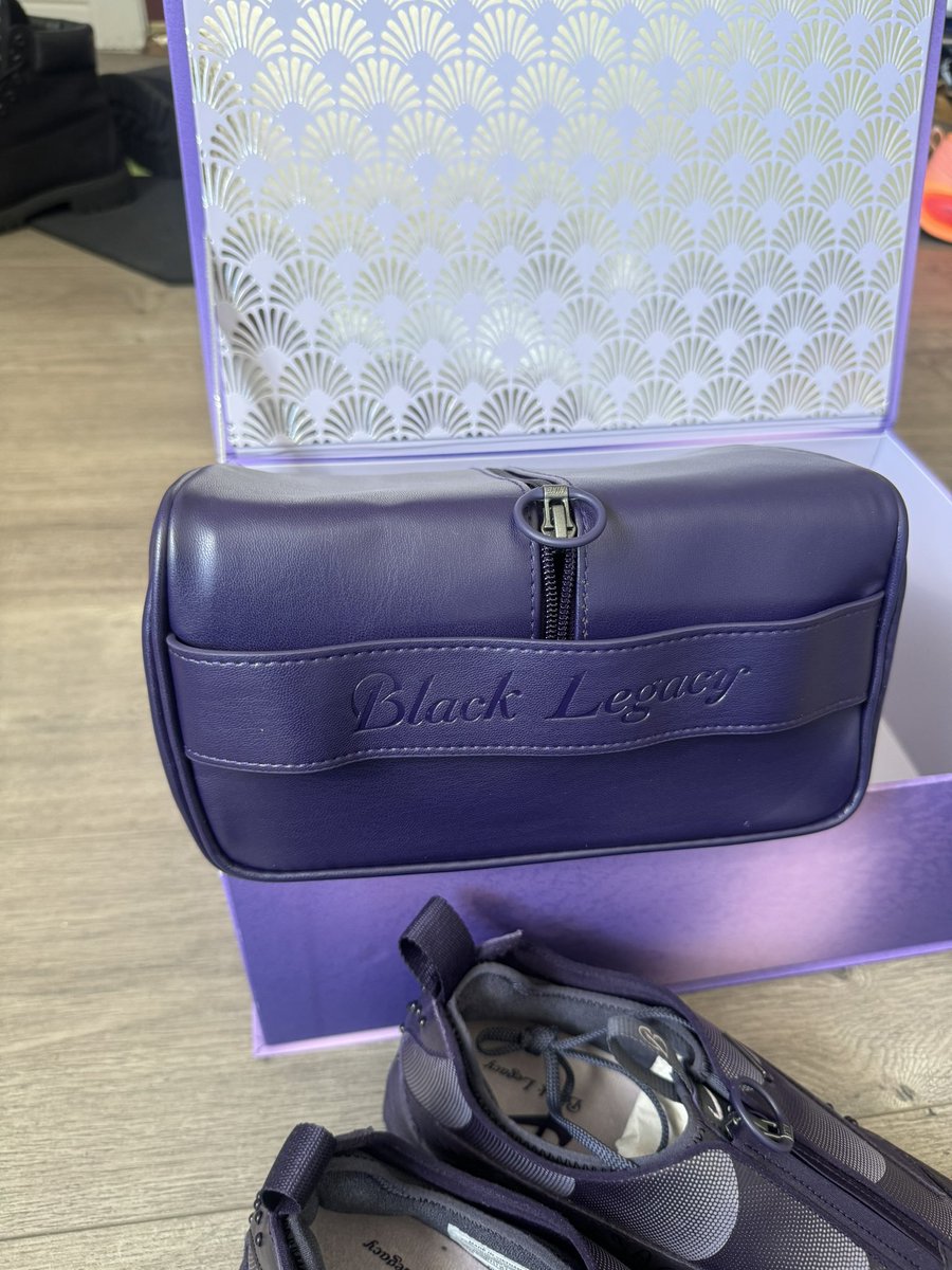 Sneakerologue tweet media